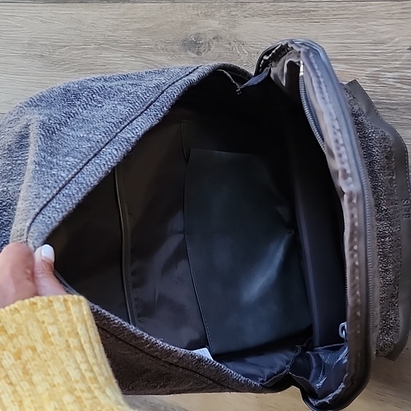 Functional Travel Gray Backpack - Picture 4 of 16